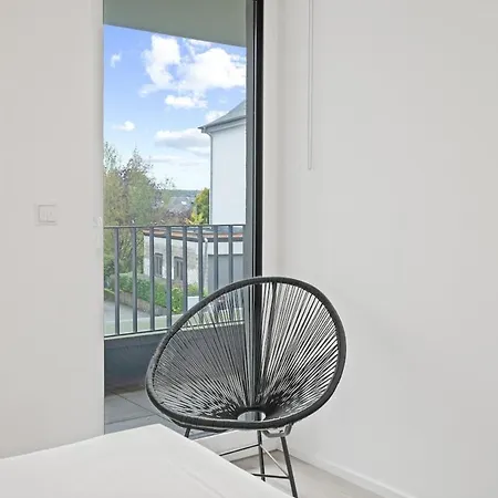 1 Bedroom - 5 Min Walk To Train Station Апартаменты